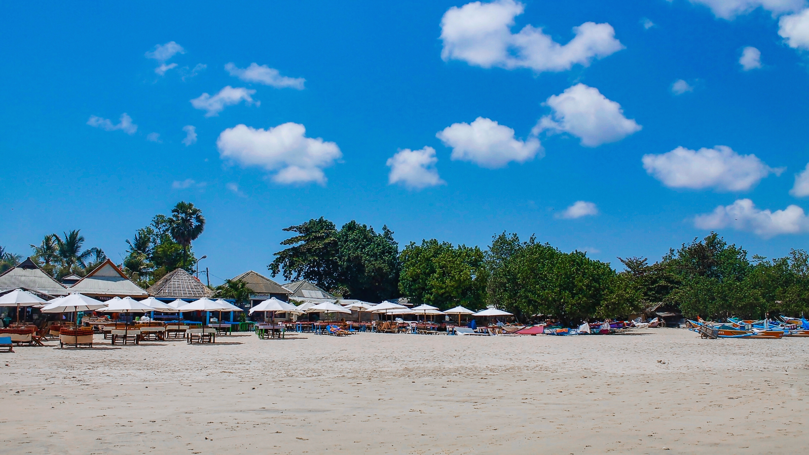 Pantai_Jimbaran_Bali_Indonesia.png