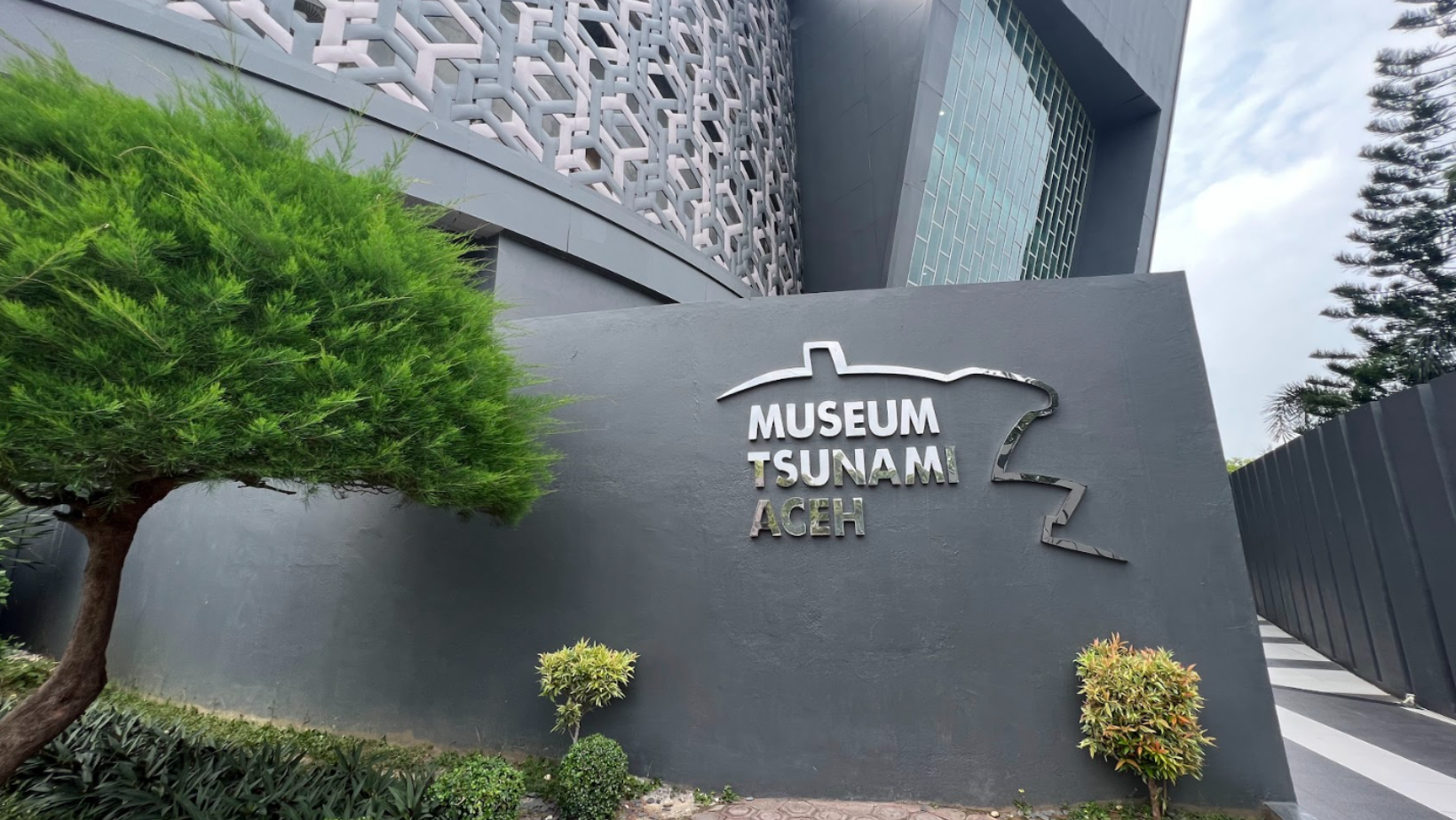 Ambil_Iktibar_Bencana_Tsunami_Dengan_Mengunjungi_Museum_Tsunami_Aceh.png