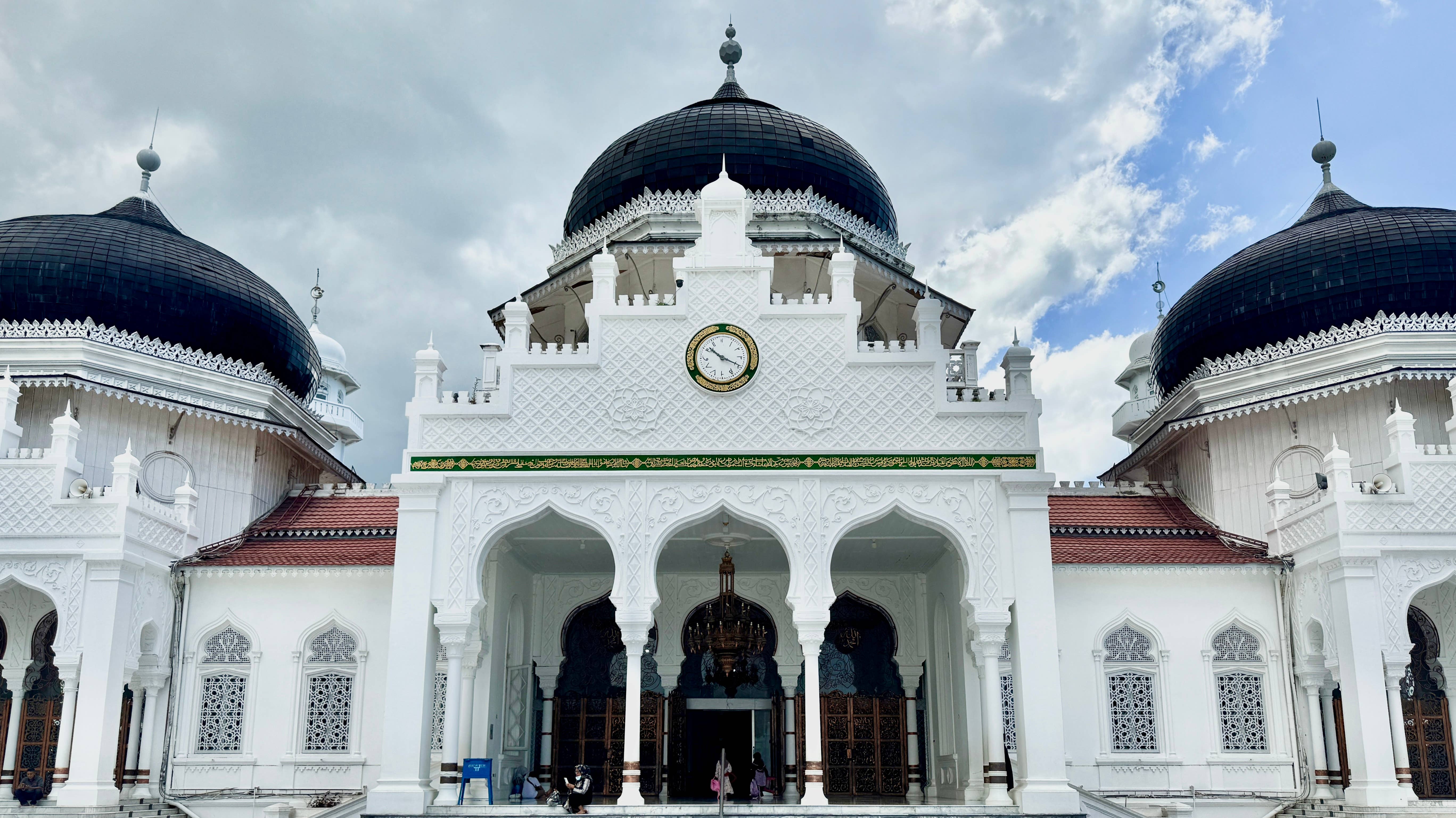 Masjid_Baiturrahman.jpg