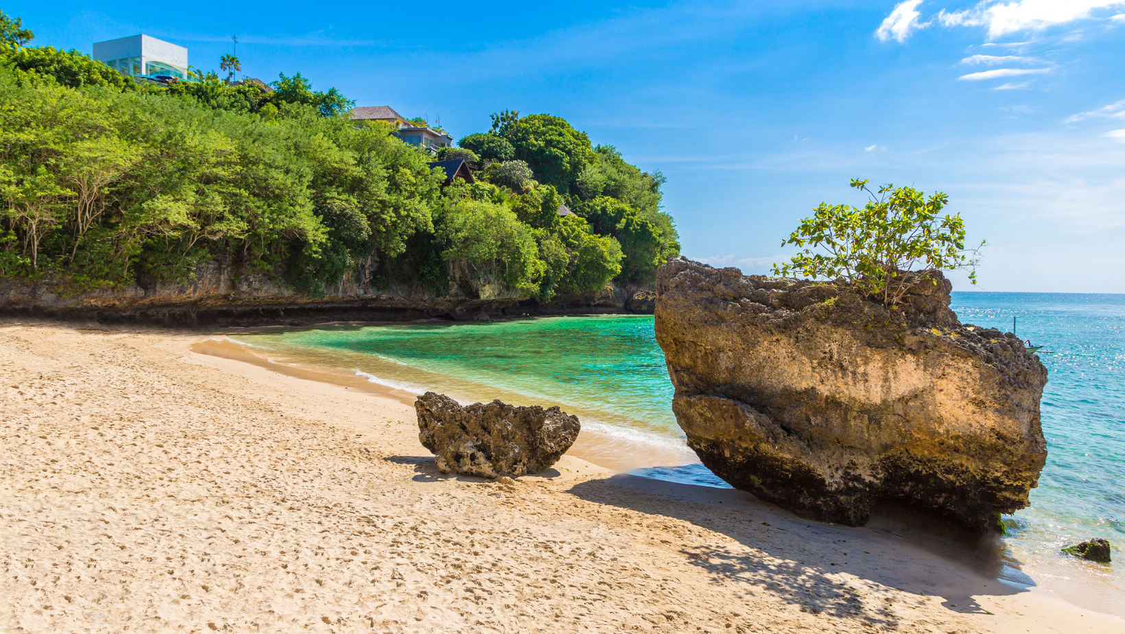 Pantai_Padang_Padang_Bali_Indonesia.png